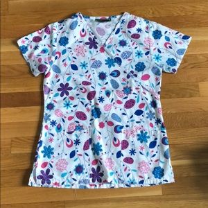 Patterned scrub top